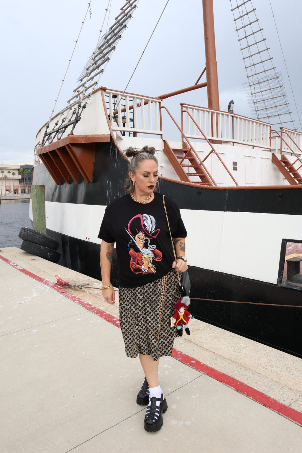 Hook Tee